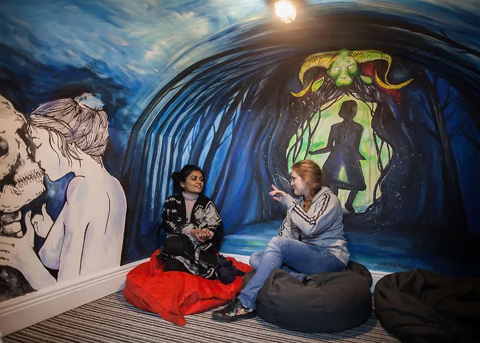 Хостел The Four Courts *