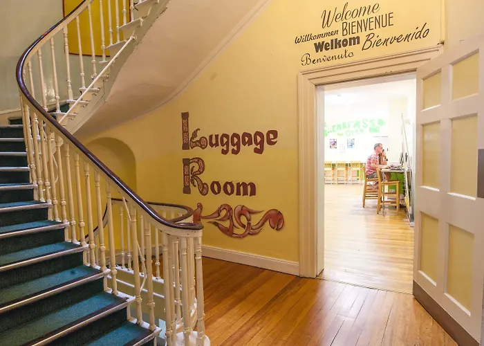 The Four Courts Хостел *