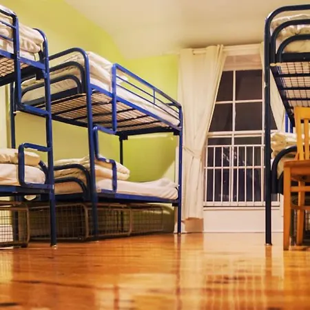Хостел The Four Courts *
